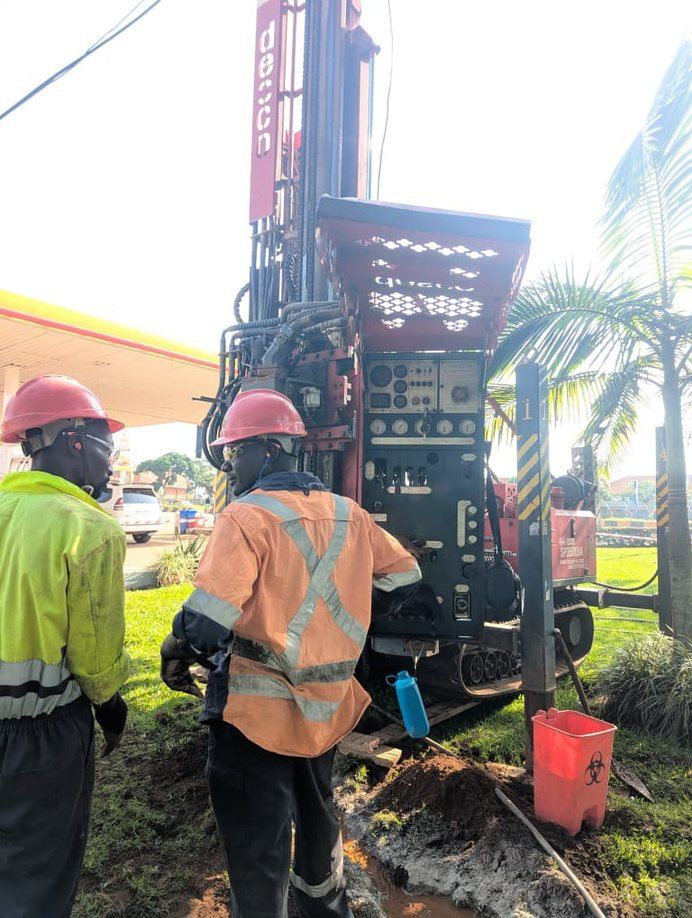 Multi-site drilling and monitoring wells — ten Shell forecourts