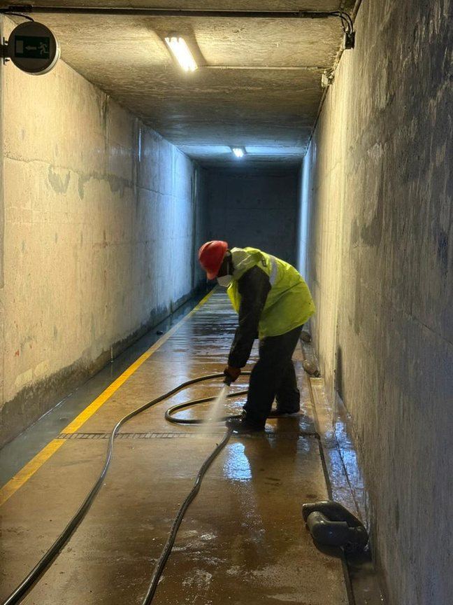 Pressure cleaning of relief drains — Bujagali HPP